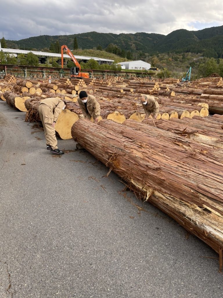 木材市場